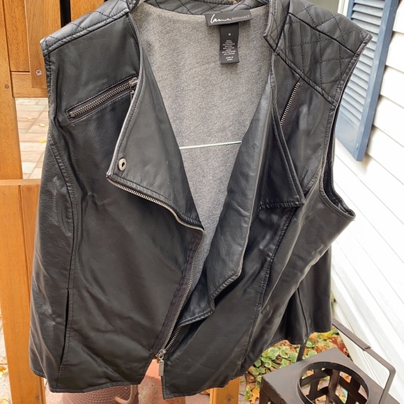 Vest - Picture 5 of 6